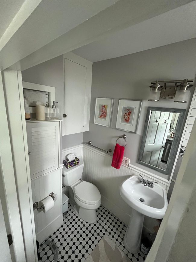 13 Hill St, Home with 2 bedrooms, 1 bathrooms and null parking in Dover NH | Image 17