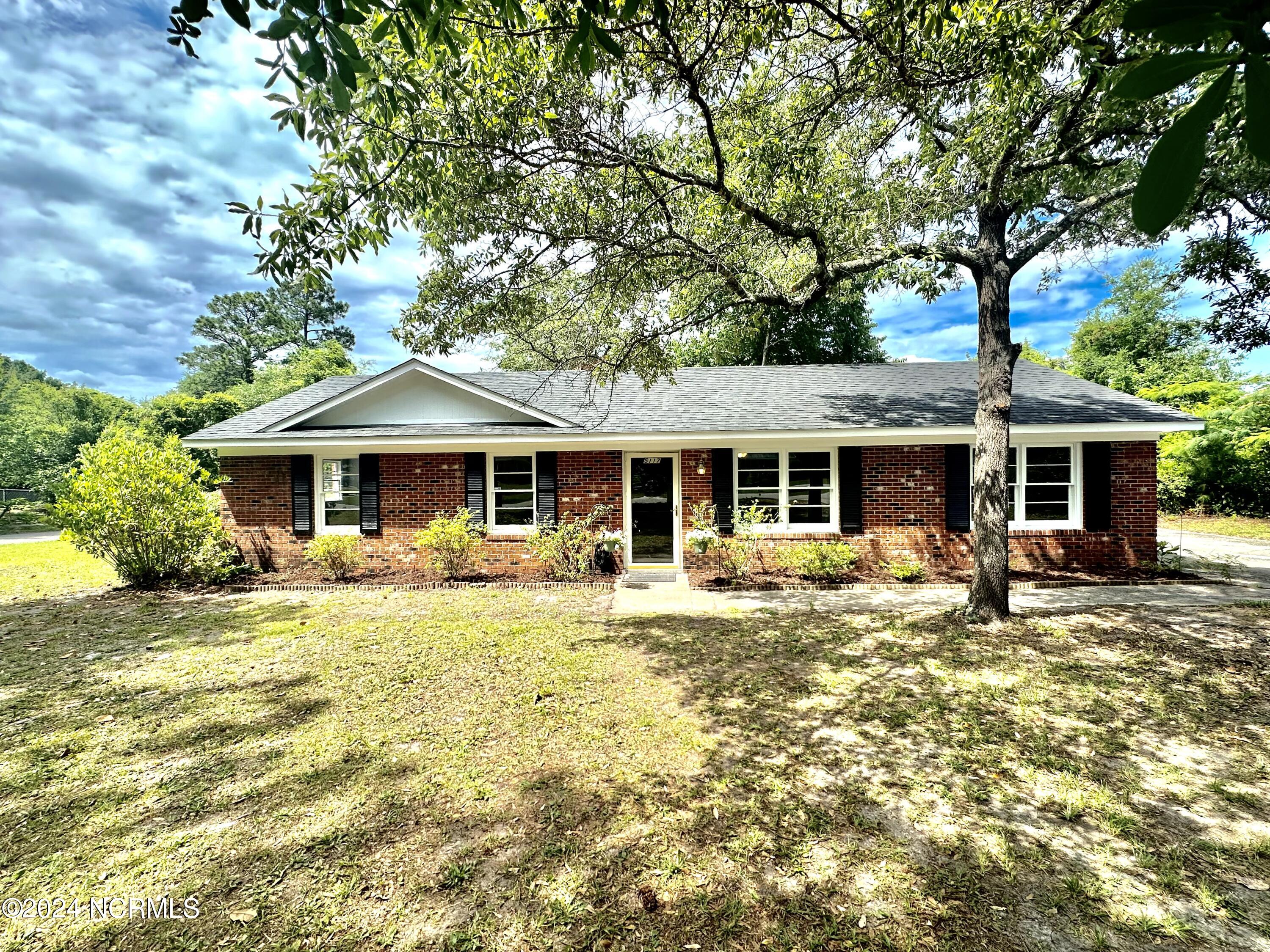 Lord Byron Rd, Wilmington, NC 28405