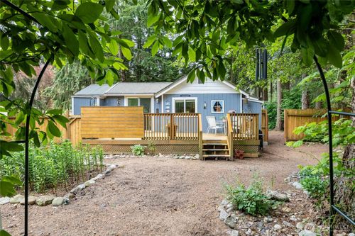 6124 Willow Pl, Maple Falls, WA, 98266-7828 | Card Image