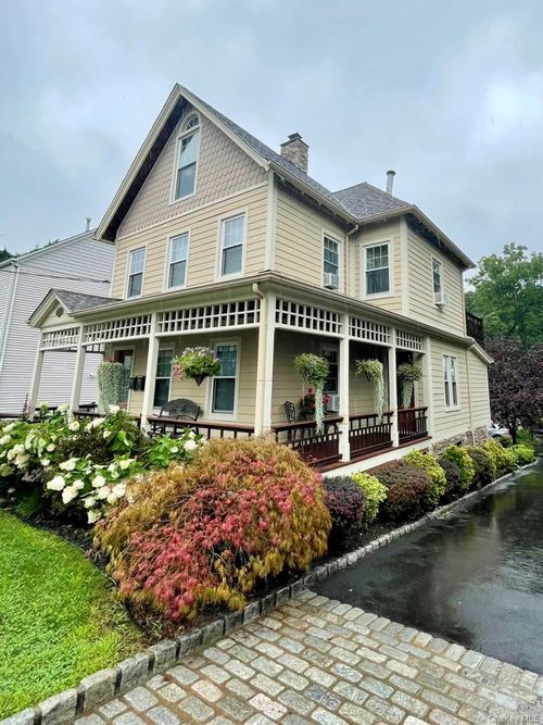 71 N Midland Ave, Nyack, NY, 10960-2588 | Card Image