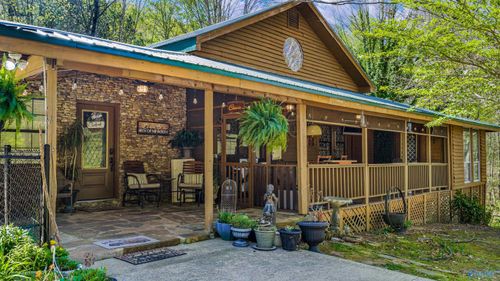 3851 Hixon Rd Nw, Fort Payne, AL, 35967-8409 | Card Image