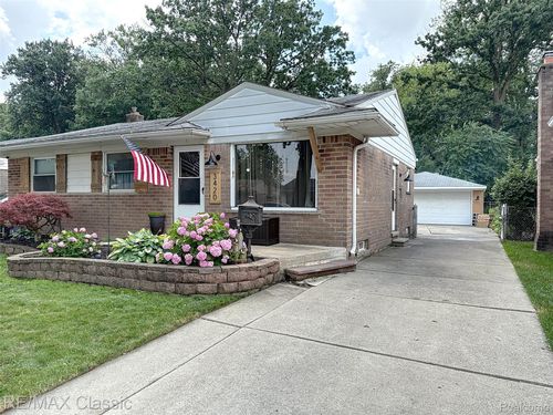 3420 Richmond Ave, Lincoln Park, MI, 48146-3411 | Card Image