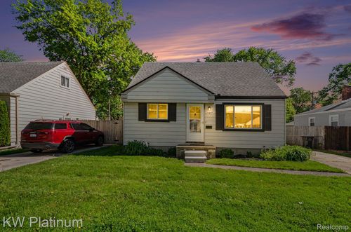 23647 Beverly St, Saint Clair Shores, MI, 48082-2127 | Card Image