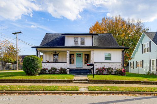 909 Poplar St, Kingsport, TN, 37660-4441 | Card Image