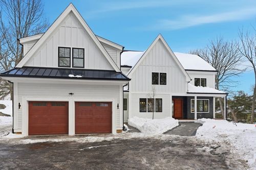 60R Lynnbrook Rd, Lynnfield, MA, 01940 | Card Image