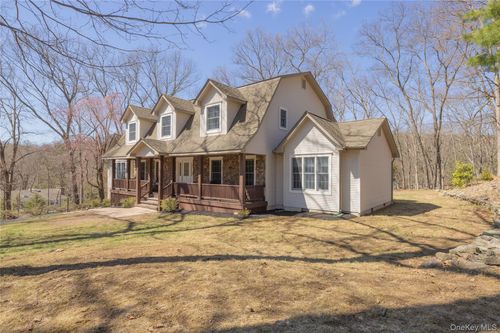 4 Cristin Ct, Stony Point, NY, 10980-3018 | Card Image