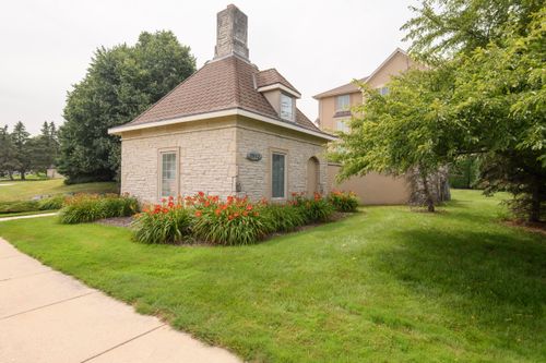 2912 N University Dr, WAUKESHA, WI, 53188-1495 | Card Image