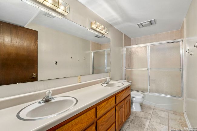 7835 Wild Eagle Rd, House other with 5 bedrooms, 3 bathrooms and null parking in San Antonio TX | Image 25