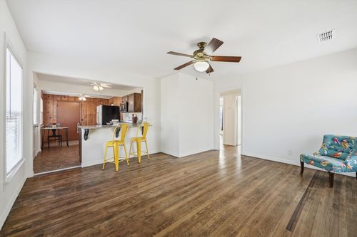 1823 N Crockett St, Sherman, TX, 75092-3719 | Card Image