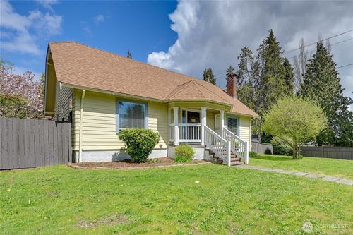 1934 Ne Northgate Way, Seattle, WA, 98125 | Card Image