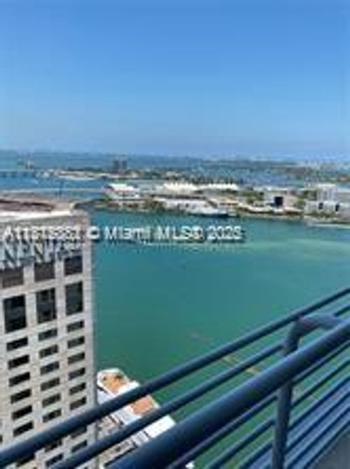 apt-4204-335 S Biscayne Blvd, Miami, FL, 33131-2376 | Card Image