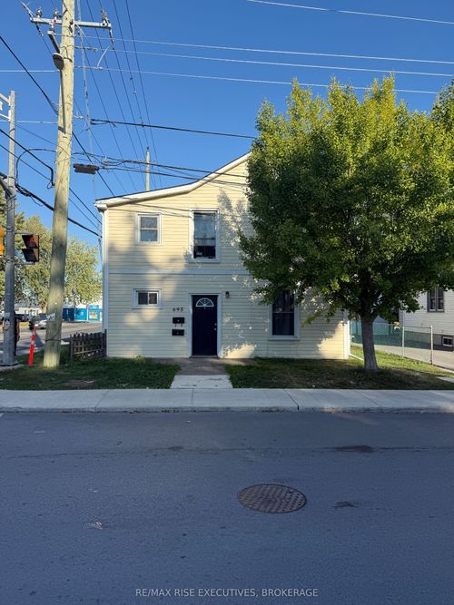 695 Victoria St, Kingston, ON, K7K4S6 | Card Image