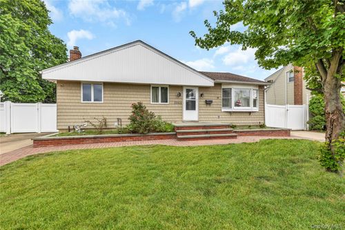 3965 Maywood Dr, Seaford, NY, 11783-1029 | Card Image