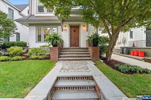 58-56-58 Bonn Pl, Weehawken, NJ, 07086-6904 | Card Image