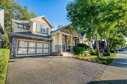 8188 211 St, Langley, BC, V2Y0E4 | Card Image