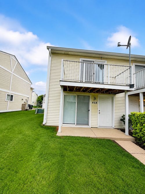 468 Meadow Green Ln, Round Lake Beach, IL, 60073-1343 | Card Image