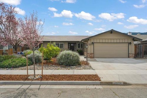 1330 Redwood Ln, Gilroy, CA, 95020-4724 | Card Image