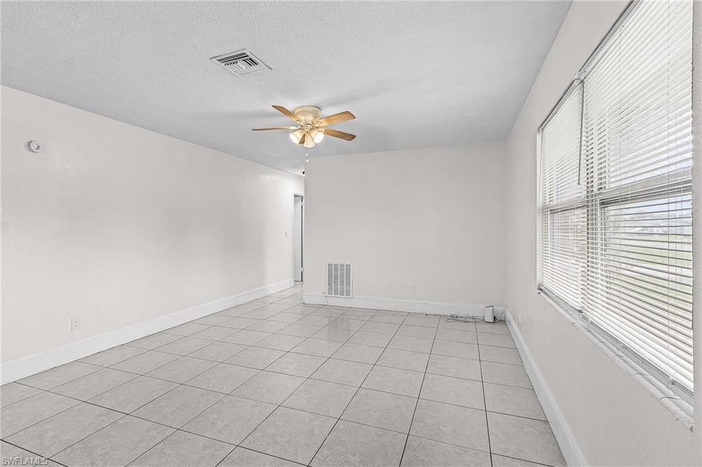 Residential in LEHIGH ACRES 5