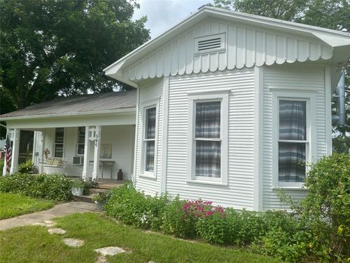 395 Centennial St, Carmine, TX, 78932-5016 | Card Image