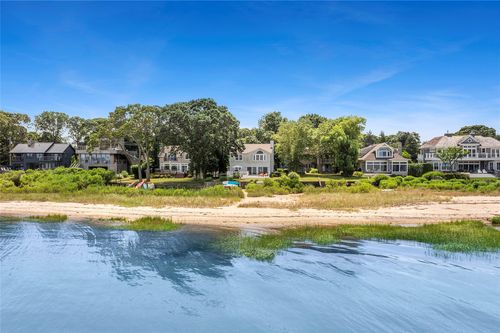 2055 Bay Shore Rd, Greenport, NY, 11944-2725 | Card Image
