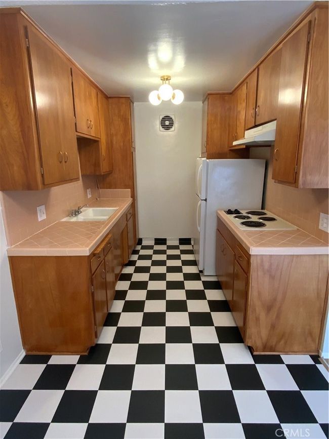 APT-18 - 120 Alamitos Ave, Condo with 1 bedrooms, 1 bathrooms and 1 parking in Long Beach CA | Image 13