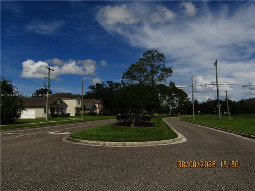 3050 Greywood Ln, Orange Park, FL, 32073-1640 | Card Image