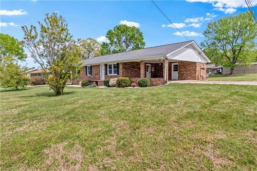 200 Beckford Drive, Lexington, NC, 27295 | Card Image