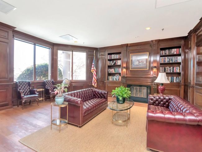 Condo Library | Image 4