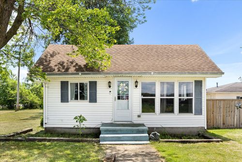 4952 E 3150 North Rd, Streator, IL, 61364-8846 | Card Image
