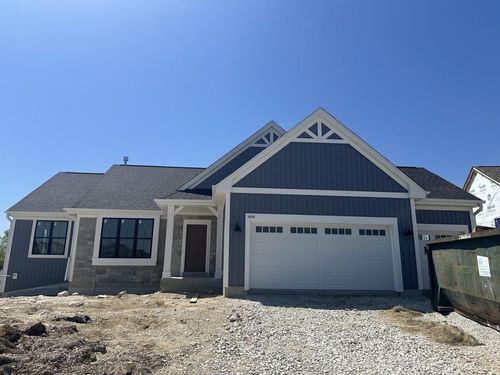 3828 White Oak Way, Waukesha, WI, 53188-2702 | Card Image