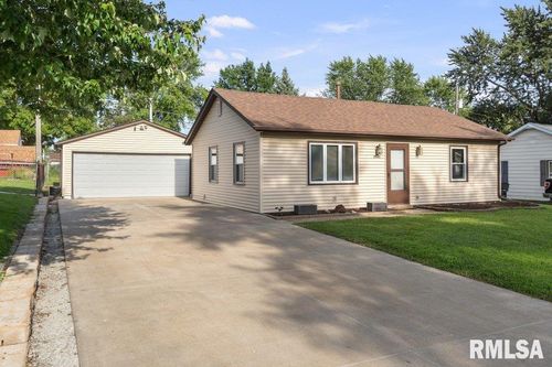 7115 Cedar St, Davenport, IA, 52806-1111 | Card Image