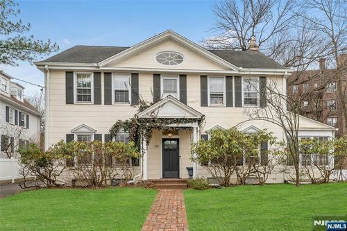 80 Glenwood Rd, Englewood, NJ, 07631-1911 | Card Image