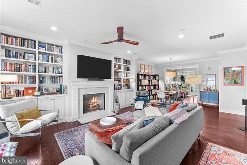 636 D St, KENNETT SQUARE, PA, 19348-3273 | Card Image