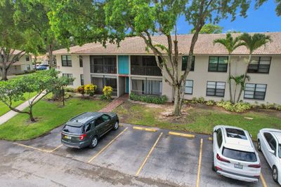 102 - 9845 Pineapple Tree Drive, Condo with 2 bedrooms, 2 bathrooms and null parking in Boynton Beach FL | Image 2