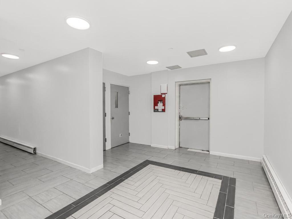 Commercial Sale in New York 4