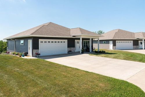 unit-22-W4944 Battlestone Station Rd, La Crosse, WI, 54601-2619 | Card Image