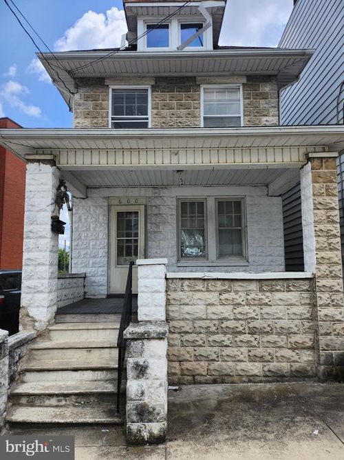 600 W College Ave, YORK, PA, 17401-3869 | Card Image