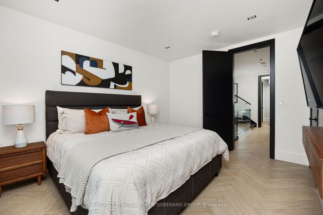102 Ulster St, House attached with 4 bedrooms, 5 bathrooms and 1 parking in Toronto ON | Image 22