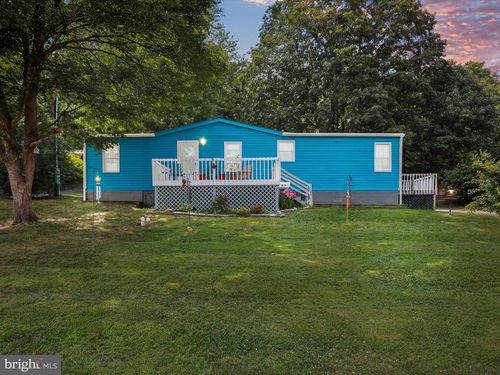 36 Concord Ave, BERKELEY SPRINGS, WV, 25411-1201 | Card Image