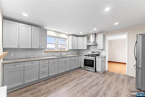 395 Palisade Ave, Garfield, NJ, 07026-2715 | Card Image