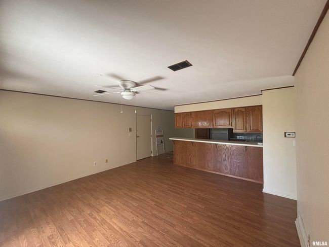 APT-28 - 920 17 Th St, Condo with 3 bedrooms, 2 bathrooms and null parking in Moline IL | Image 9