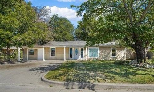 4504 Hodgkins Rd, Lake Worth, TX, 76135-1613 | Card Image