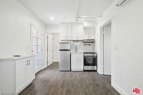 4-9221 Alcott St, Los Angeles, CA, 90035-3134 | Card Image