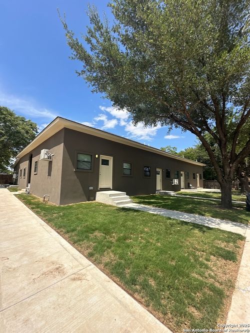 apt-6-1912 14th St, Hondo, TX, 78861-1261 | Card Image