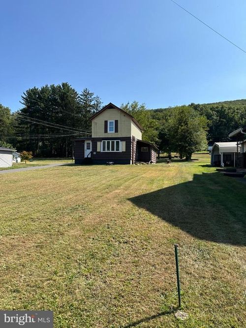 123 S Edward St, LYKENS, PA, 17048-9651 | Card Image