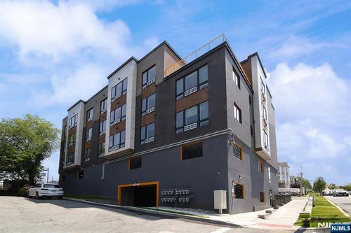 401 E Central Blvd, Palisades Park, NJ, 07650-2207 | Card Image