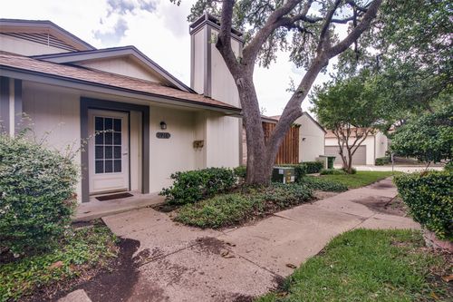 1916 Cobblestone Ln, Garland, TX, 75042-4652 | Card Image
