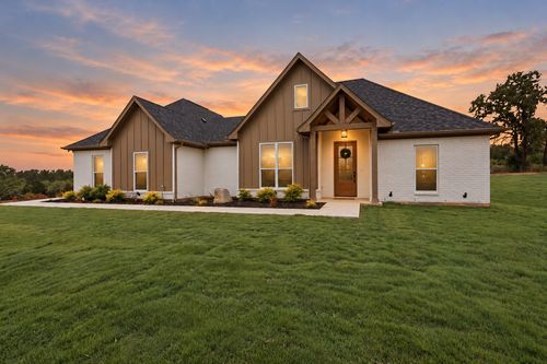 124 Noreen Ln, Weatherford, TX, 76088-3802 | Card Image