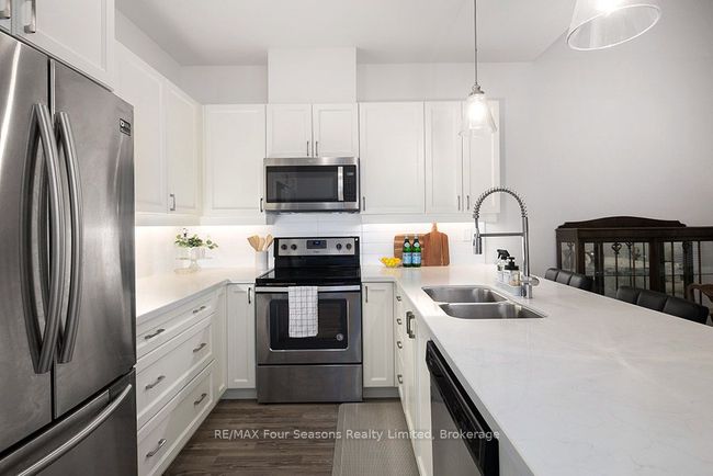 4 Sutton Lane, Condo with 2 bedrooms, 2 bathrooms and 1 parking in Collingwood ON | Image 7