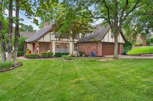 11009 Delmar St, Leawood, KS, 66211-1758 | Card Image